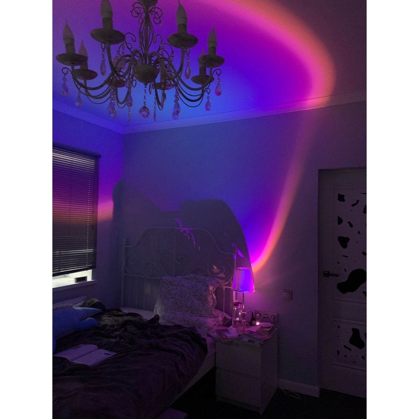 Aura: 16-Hue RGB Sunset Lamp with Remote Control, USB Plug-In & 360° Rotatable Head for Ambience & Content Creation