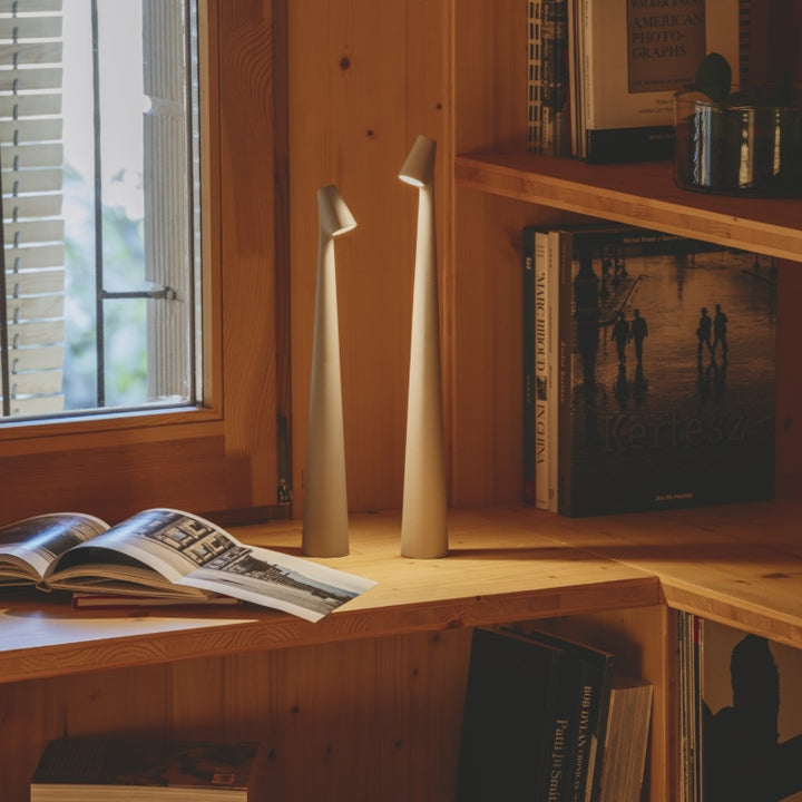 GeekSleek: Minimalist Wireless LED Table Lamp with Touch Control, Stepless Dimming & Rechargeable Design for Home & Office