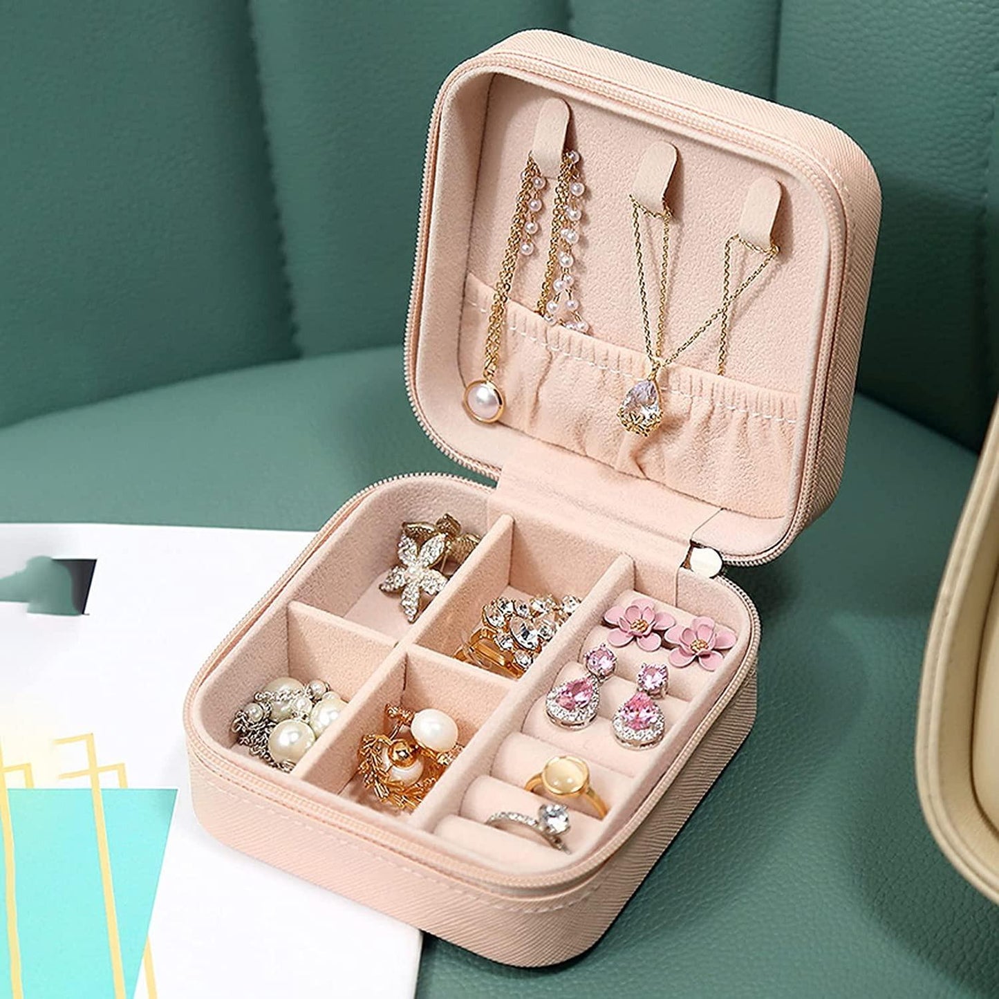 Pouch: Portable Travel Jewelry Organizer with PU Leather Zipper Case & Dividers for Rings, Earrings & Necklaces