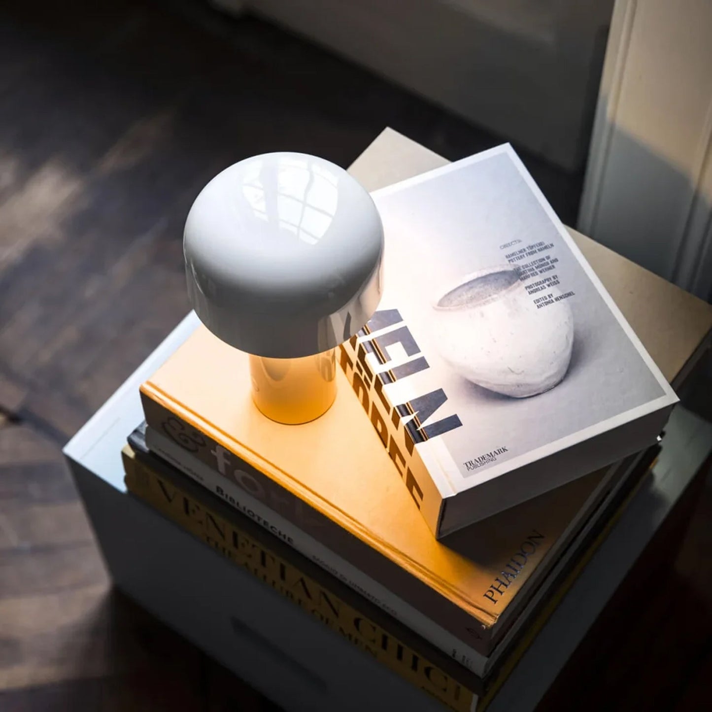 Shroom: Wireless LED Ambient Glow Lamp with Touch Control, 3-Color Dimming & Stylish Design for Home & Office