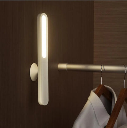MagnaTouch: Next-Gen Magnetic LED Lamp with Touch Control, Adjustable Angle & USB Rechargeable Battery for Desk & Wall Mounting